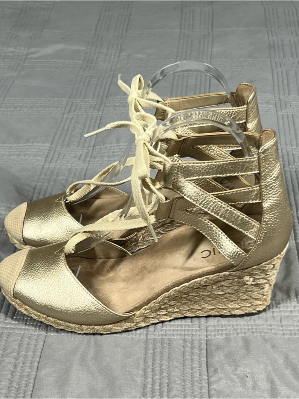 VIONIC Aruba Calypso Gold Wedge Sandals Womens Size 7.5 Leather Espadrille Shoes
